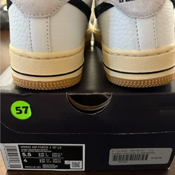 Women’s Air Force 1s ‘07 - Picture 5 of 7